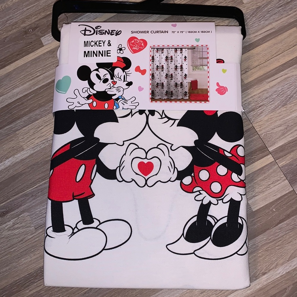 DISNEY Mickey and Minnie Mouse shower curtain! - Picture 1 of 4